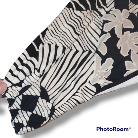 Vintage 60s Hilda Blue and White Hawaii Dress - Picture 4 of 11